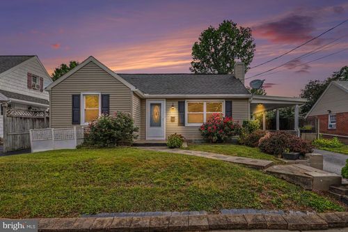 237 Noble St, LITITZ, PA, 17543-1211 | Card Image