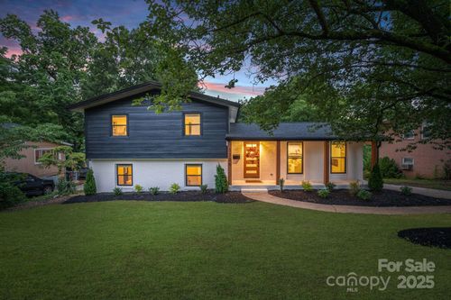 3326 Winterfield Pl, Charlotte, NC, 28205-5939 | Card Image