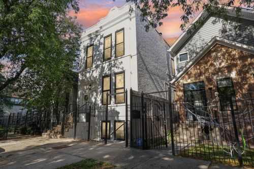 2322 Montana St, Chicago, IL, 60647-2039 | Card Image