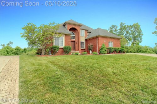 761 Nissen Ct, Wixom, MI, 48393-1751 | Card Image