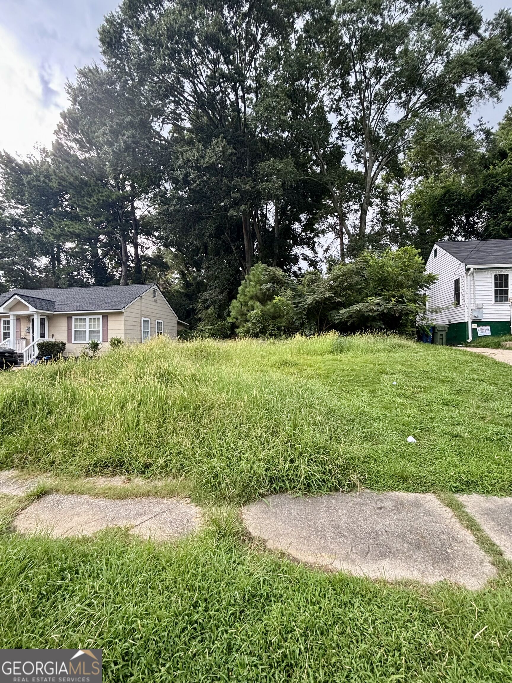 Land in Atlanta 2