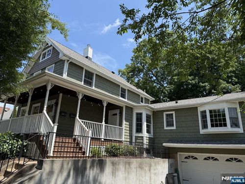 27 Summit Ave, Westwood, NJ, 07675-2016 | Card Image