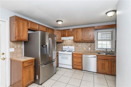 1717 N High St, Independence, MO, 64050-1922 | Card Image