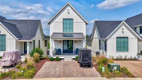 32 Waterside Way, Ottawa, IL, 61350 | Card Image