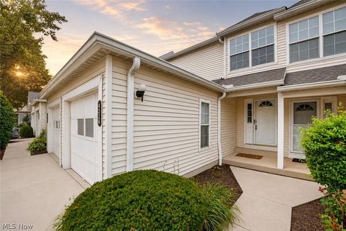 4228 River Ridge Dr, Cleveland, OH, 44109-3789 | Card Image