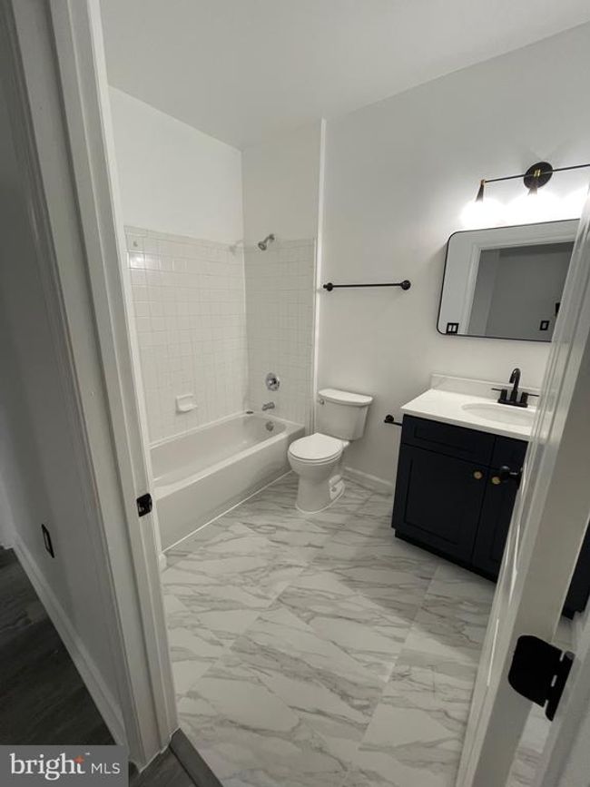 UNIT-202 - 42480 Rockrose Sq, Condo with 3 bedrooms, 2 bathrooms and null parking in BRAMBLETON VA | Image 13