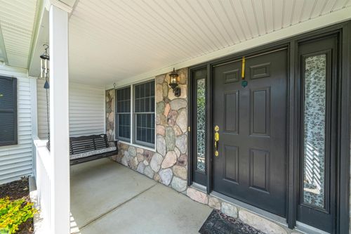 35549 Jolaine Ct, Richmond, MI, 48062-5628 | Card Image