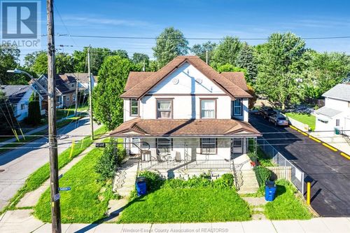 262 Queen St, Chatham, ON, N7M2H3 | Card Image