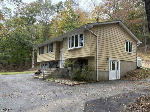 922 Middleville Rd, Newton, NJ, 07860-4237 | Card Image