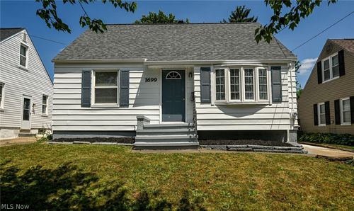 1699 Redwood Ave, Akron, OH, 44301-3207 | Card Image