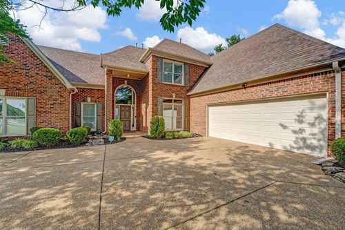 1331 Riding Brook Dr, Collierville, TN, 38017-8200 | Card Image
