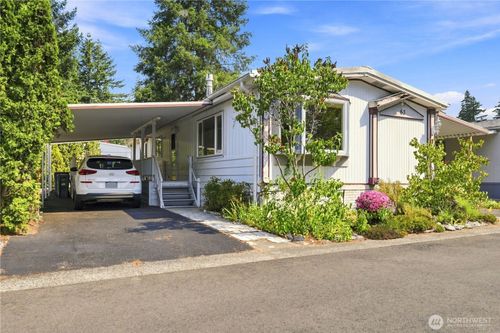 63-18425 Ne 95th St, Redmond, WA, 98052-2918 | Card Image