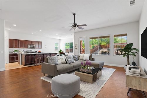 9904 Toscana Dr, Bakersfield, CA, 93306-7954 | Card Image