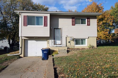 2708 Bryan Ave, Bellevue, NE, 68005-2867 | Card Image