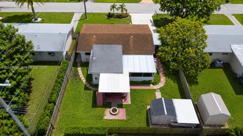 7611 Nw 15th Ct, Pembroke Pines, FL, 33024-5217 | Card Image