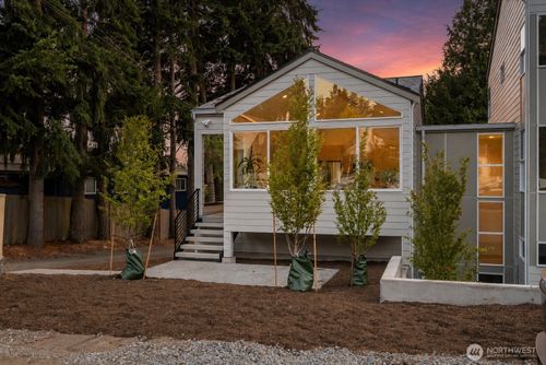 12749 37th Avenue Ne, Seattle, WA, 98125 | Card Image
