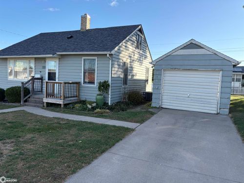 202 Cottage Grove Ave, West Burlington, IA, 52655-1404 | Card Image