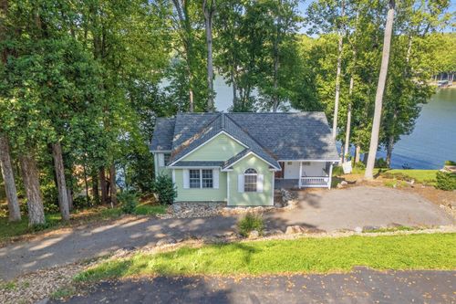 860 Long Island Dr, Moneta, VA, 24121-1950 | Card Image
