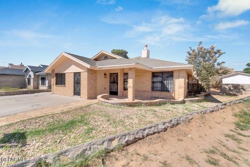 3197 Lonesome Dove Cir, El Paso, TX, 79936-2510 | Card Image