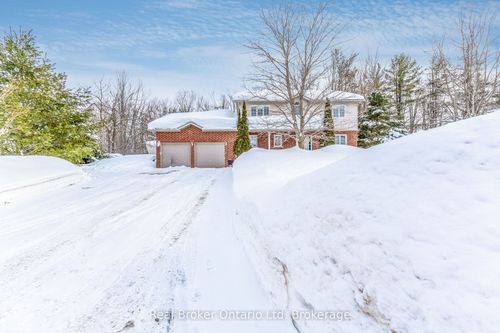 9 Boyd Cres, Oro Medonte, ON, L0K1N0 | Card Image