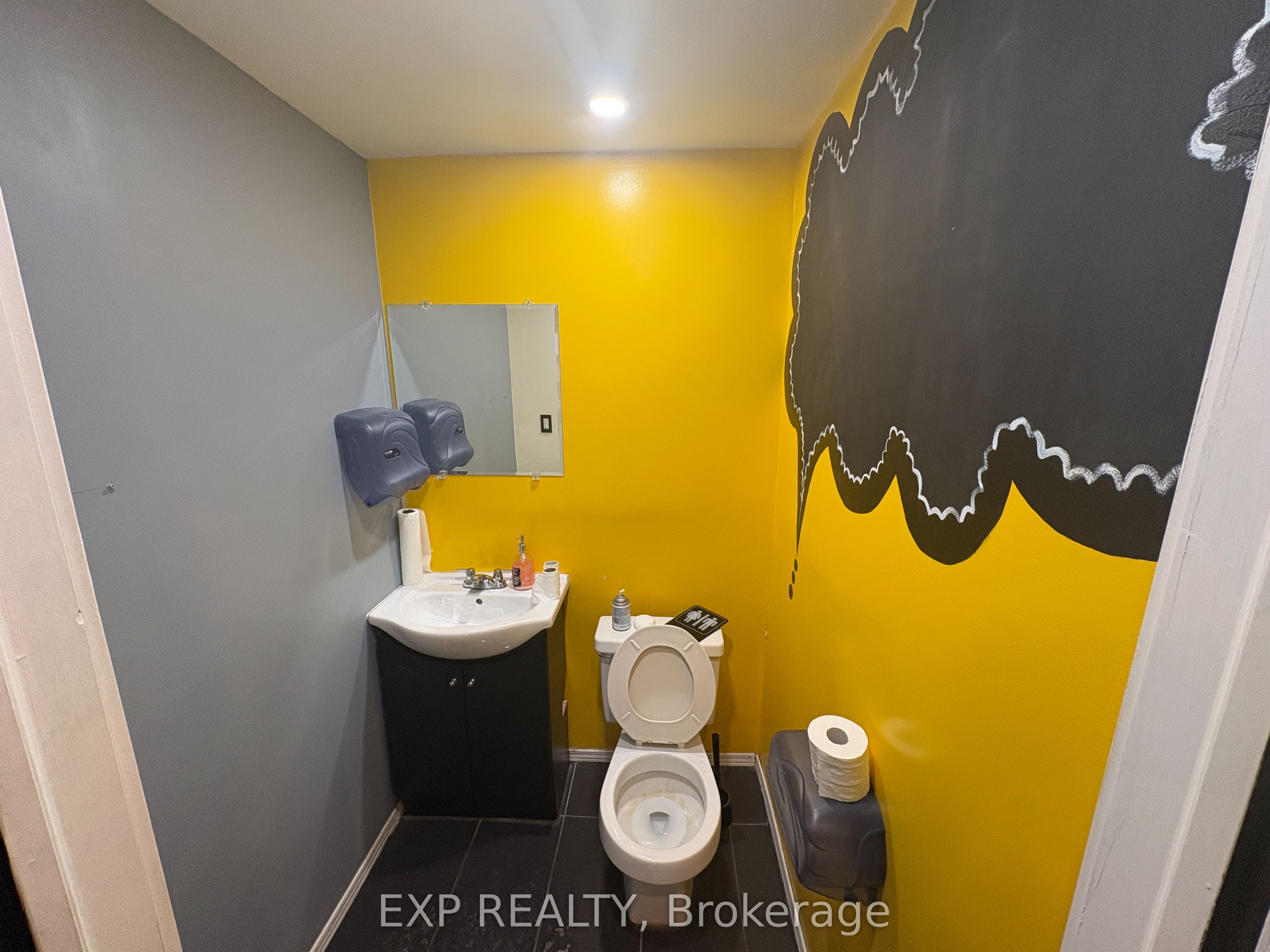 Commercial Lease in Toronto W03 5