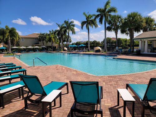 unit-2-685 Pacific Grove Dr, West Palm Beach, FL, 33401-8492 | Card Image