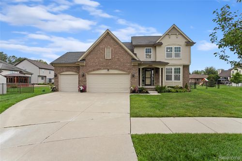 37469 Karen Ann Ct, New Baltimore, MI, 48047-6704 | Card Image