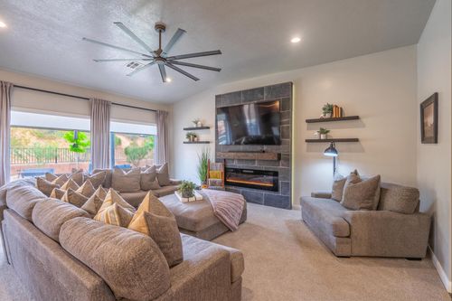 658 N Sage Crest Dr, Washington, UT, 84780-3074 | Card Image
