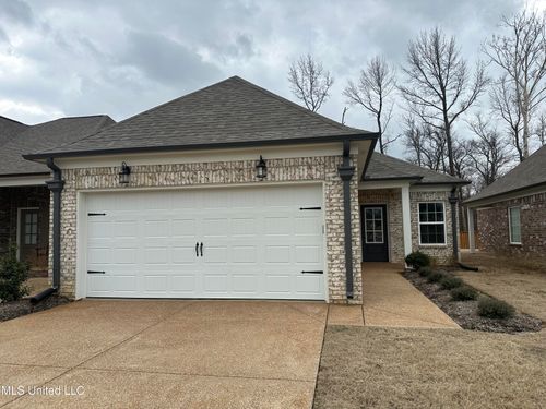 413 Country Garden Dr, Southaven, MS, 38671-1051 | Card Image