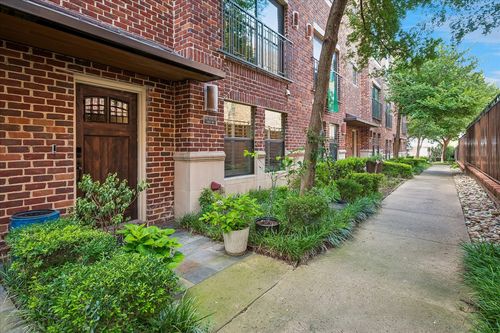 36-2411 N Hall St, Dallas, TX, 75204-2840 | Card Image