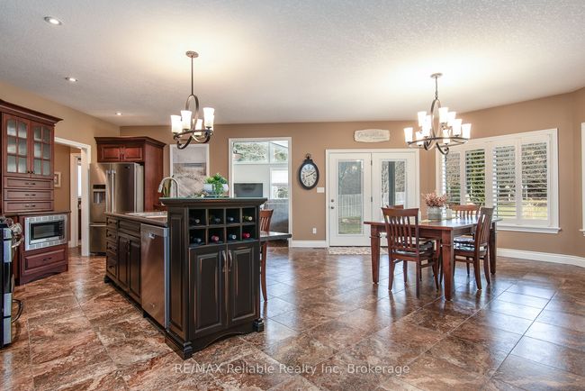 24 Carriage Lane, House other with 3 bedrooms, 3 bathrooms and 6 parking in Bayfield ON | Image 16