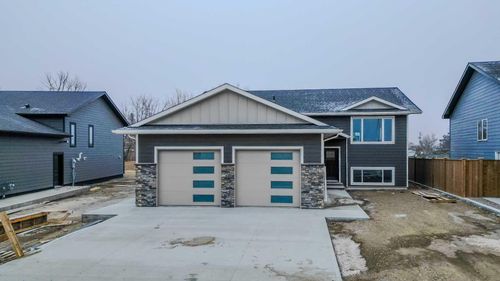 327 9 St N, Picture Butte, AB, T0K | Card Image