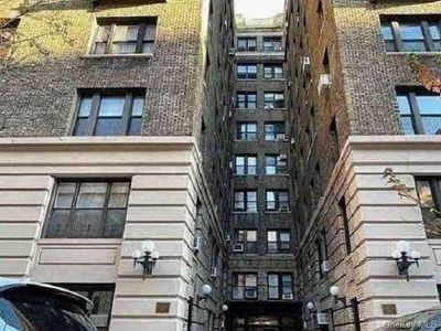 4E - 203 W 81st Street, Condo with 2 bedrooms, 1 bathrooms and null parking in New York NY | Image 1