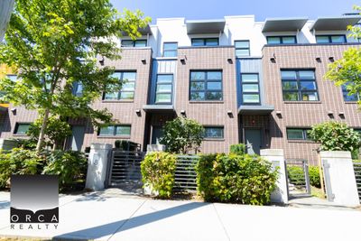 8 - 3490 Mount Seymour Pky, Townhouse with 3 bedrooms, 3 bathrooms and 2 parking in North Vancouver BC | Image 1