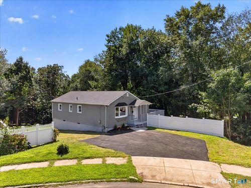 62 Pearson Ave, Milford, CT, 06460-7850 | Card Image