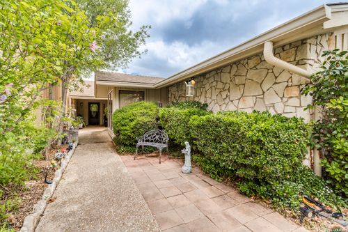 510 Fairway Dr, Kerrville, TX, 78028-6404 | Card Image