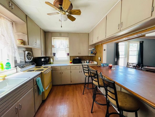 1215 E Main St, House other with 3 bedrooms, 1 bathrooms and 12 parking in Streator IL | Image 7