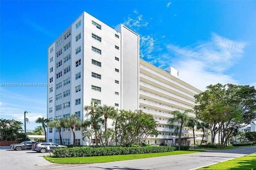 apt-509-2555 Ne 11th St, Fort Lauderdale, FL, 33304-3210 | Card Image