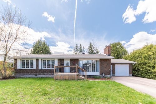 7 Mary St, Petawawa, ON, K8H1R6 | Card Image
