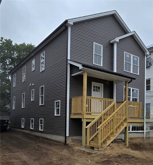 129 Stanwood St, Providence, RI, 02907-1629 | Card Image