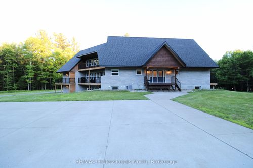 1196 Ravenscliffe Rd, Huntsville, ON, P1H0J3 | Card Image