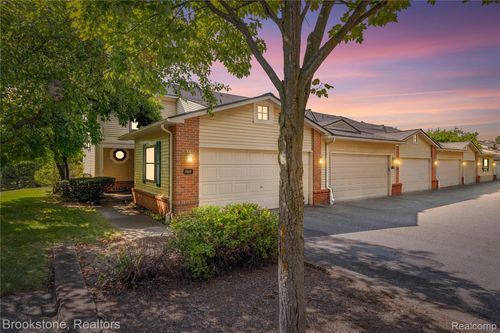 5666 Drake Hollow Dr E, West Bloomfield, MI, 48322-1272 | Card Image