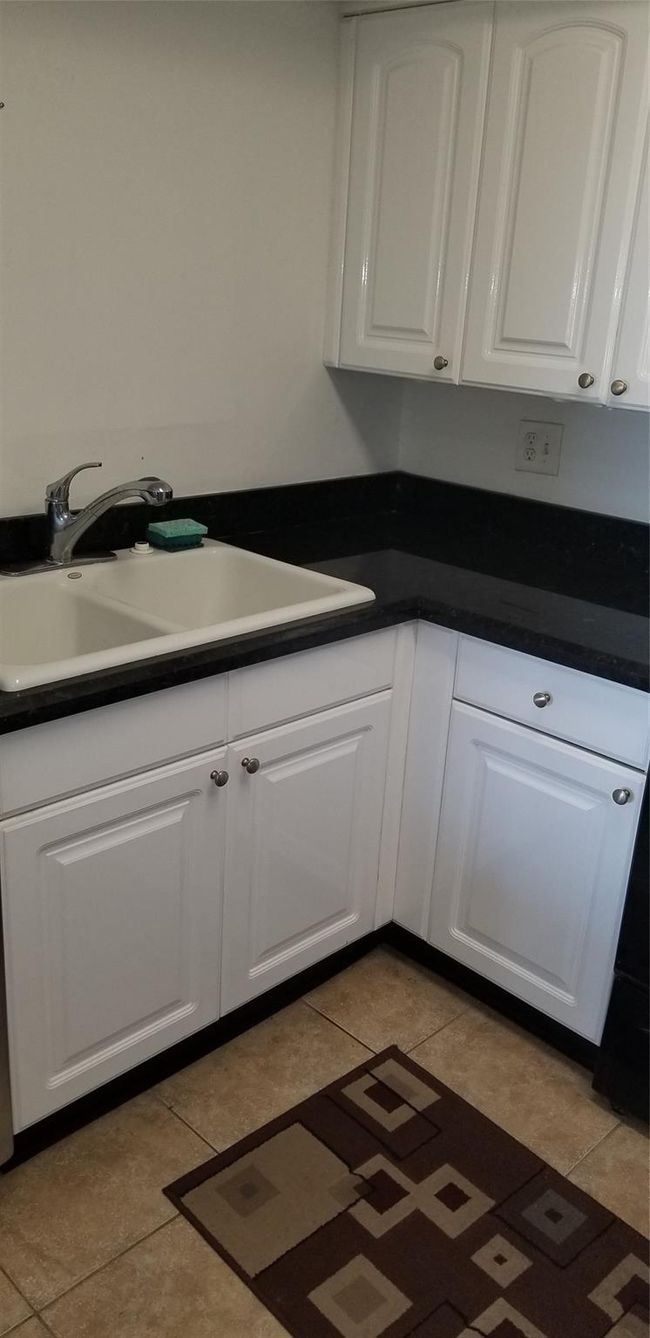 APT-1001 - 4174 Inverrary Dr, Condo with 2 bedrooms, 2 bathrooms and null parking in Lauderhill FL | Image 5