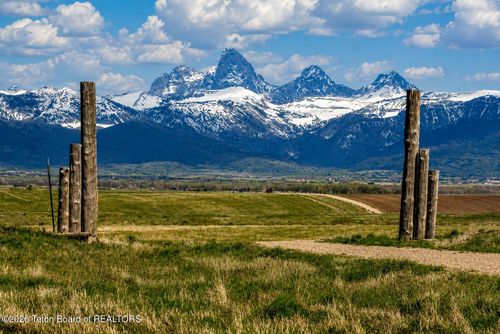 8905 Appaloosa Ridge Trl, Tetonia, ID, 83452 | Card Image