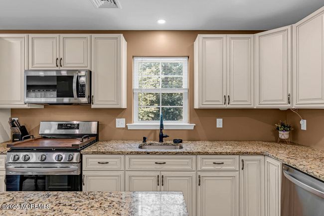 119 Darien Rd, House other with 6 bedrooms, 3 bathrooms and null parking in Howell NJ | Image 20