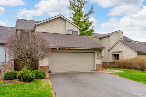 29118 E Chanticleer Dr, Southfield, MI, 48034-1480 | Card Image