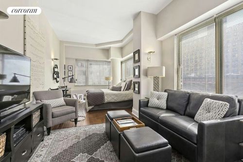 6k-350 W 50th St, New York, NY, 10019-6670 | Card Image