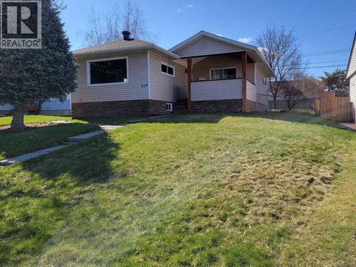 519 6th Street S, Cranbrook, BC, V1C1L2 | Card Image