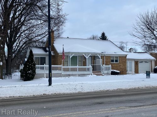 2067 E Main St, Ubly, MI, 48475-9726 | Card Image