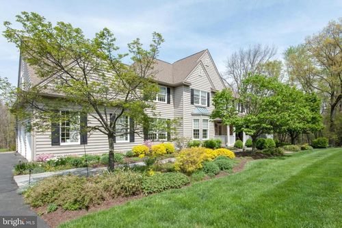 4900 Hunt Field Dr, Doylestown, PA, 18902-6533 | Card Image